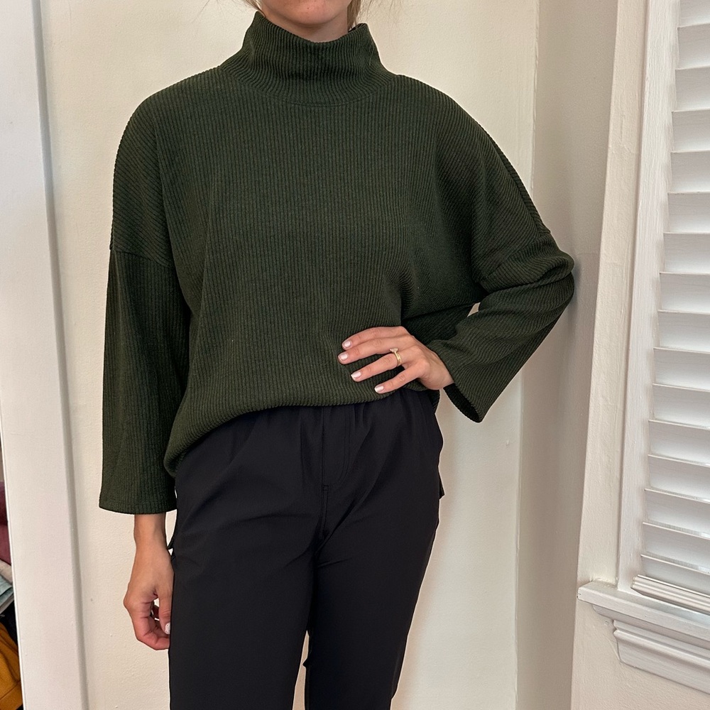 Old Navy Dark Green Turtleneck Sweater